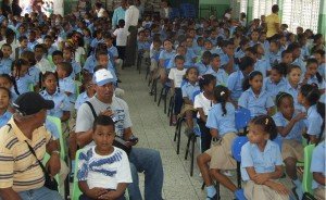 Estudiantes de la escuela de Andres Bello  en charla “Lavarse las manos” 